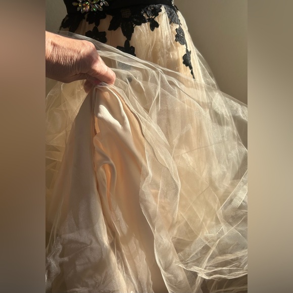 Masquerade strapless prom dress, Size 5/6. Worn once, Excellent condition. - Picture 7 of 7